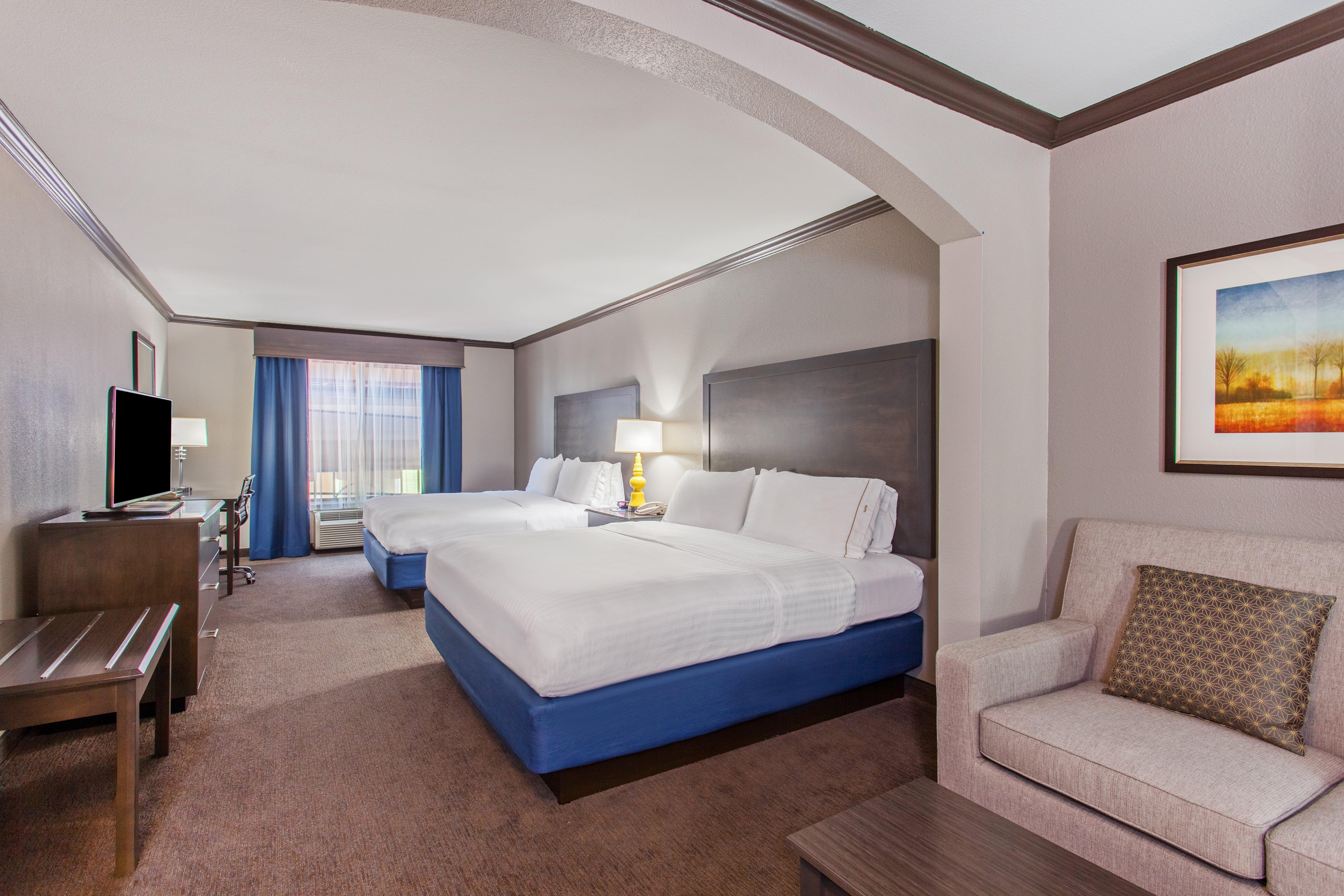 Holiday Inn Express & Suites Wharton, An Ihg Hotel Exterior photo