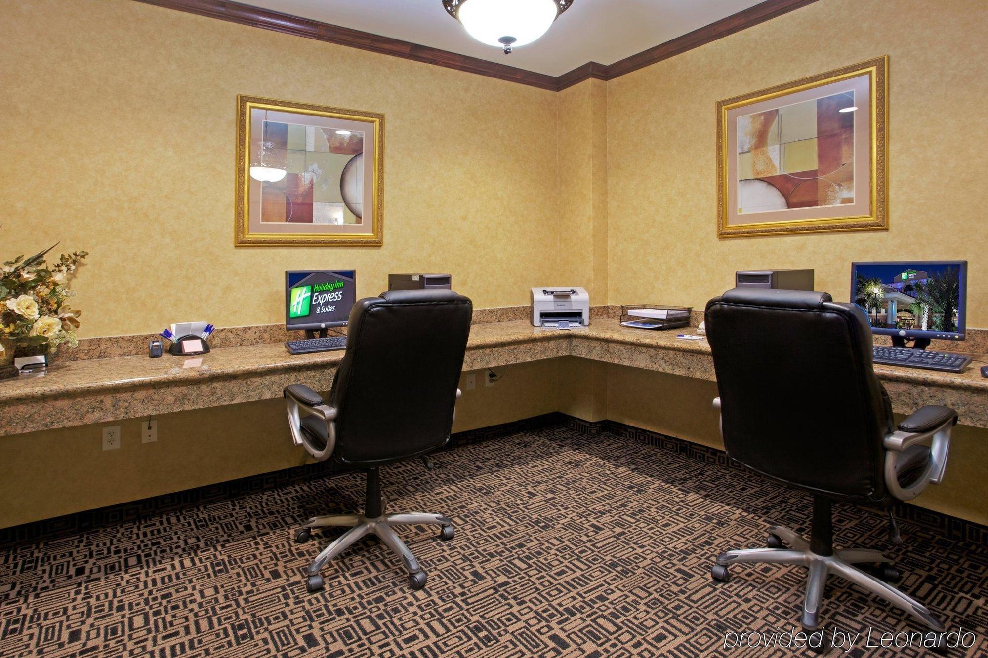 Holiday Inn Express & Suites Wharton, An Ihg Hotel Facilities photo