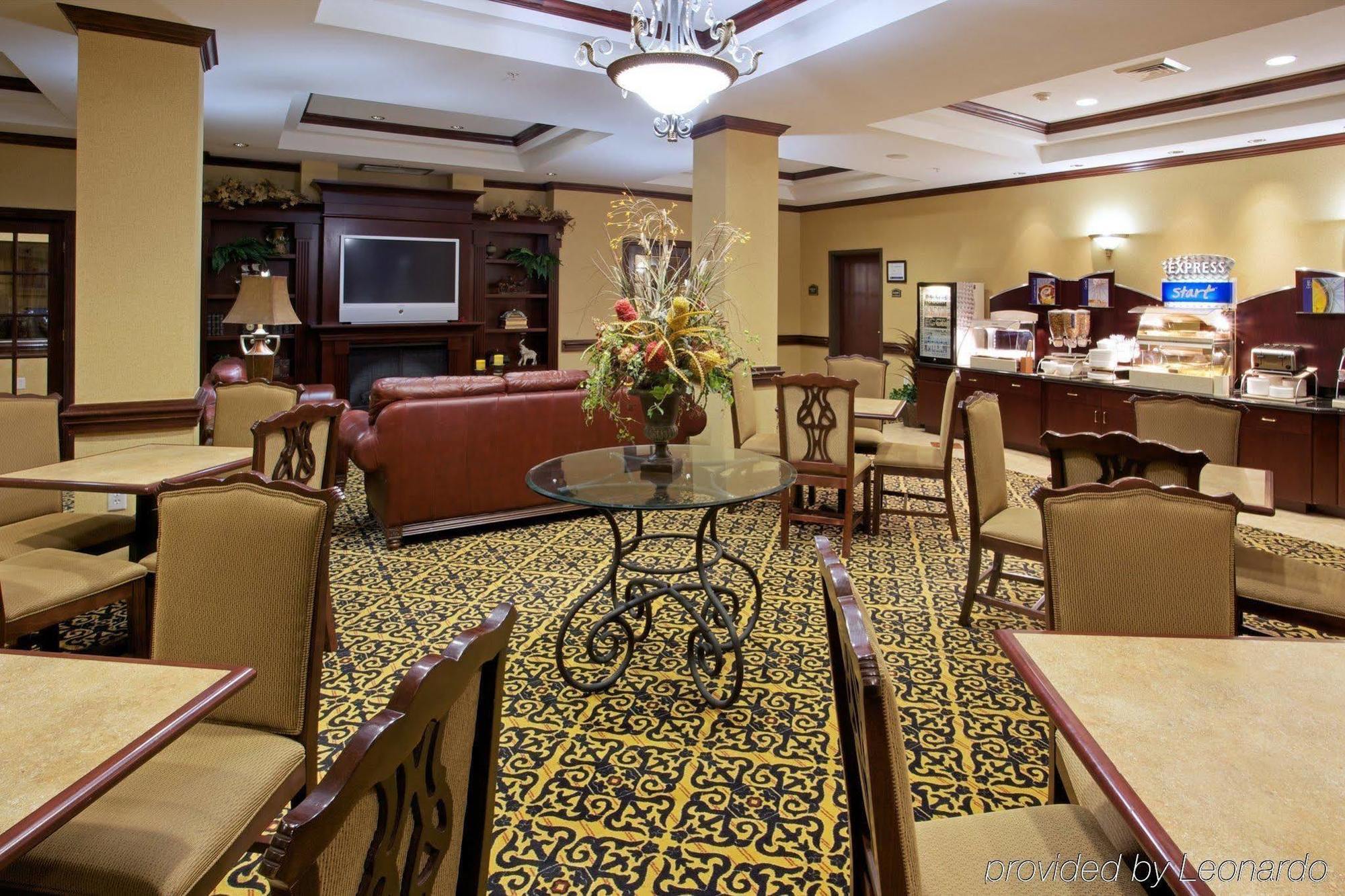 Holiday Inn Express & Suites Wharton, An Ihg Hotel Restaurant photo